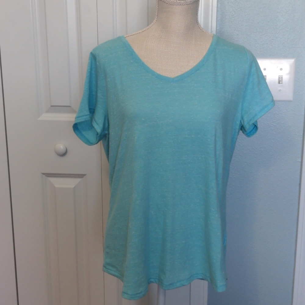 NWOT Aqua Tee